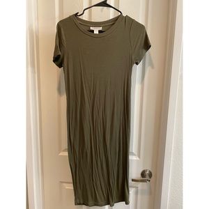 Fitted maternity dress